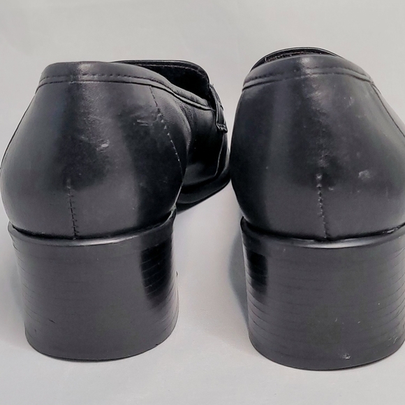 Easy Spirit Black Loafers with Silver Accent Used - Picture 2 of 8